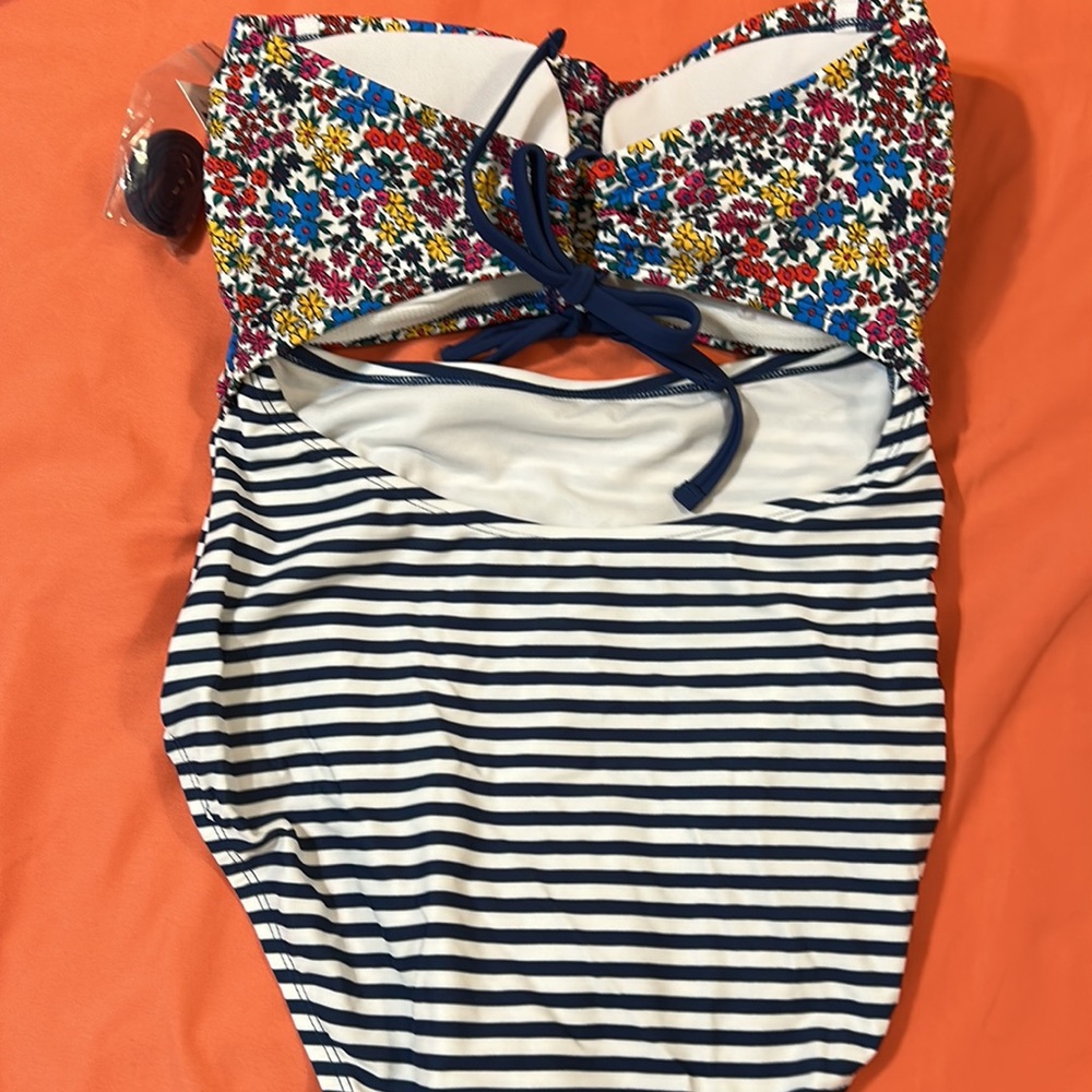 Bathing suit - Picture 6 of 7